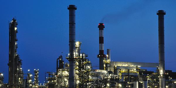 Schwefelwasserstoff in der Petrochemie | © photo 5000 - stock.adobe.com